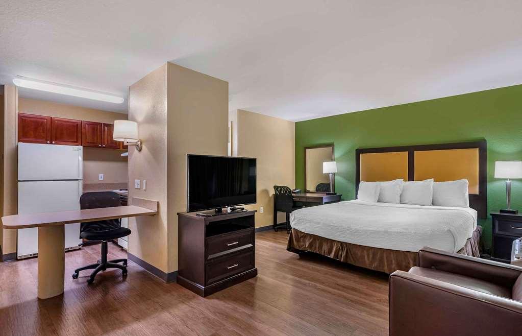 Extended Stay America Suites - Tampa - Airport - N Westshore Blvd Номер фото