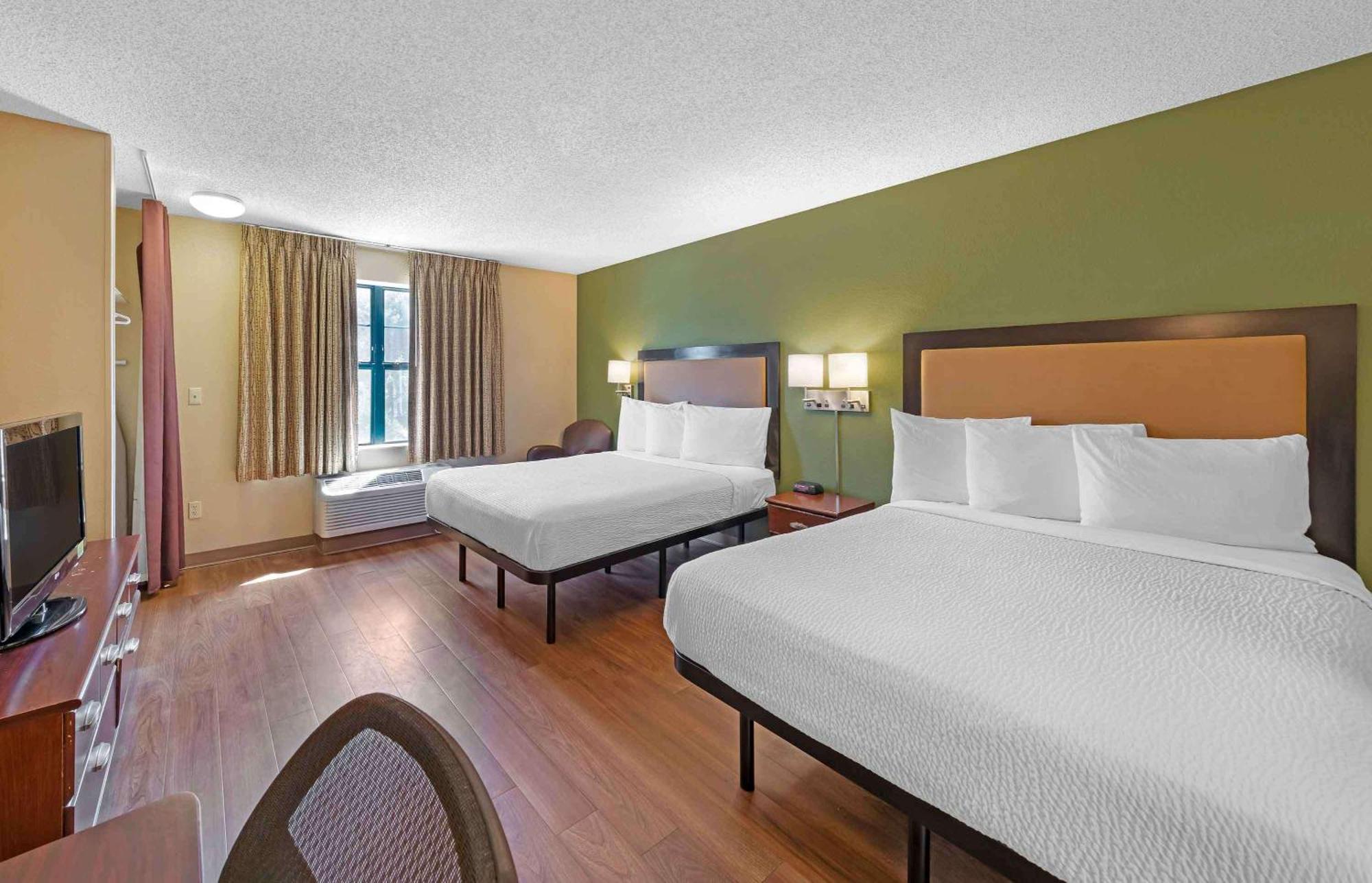 Extended Stay America Suites - Tampa - Airport - N Westshore Blvd Екстер'єр фото