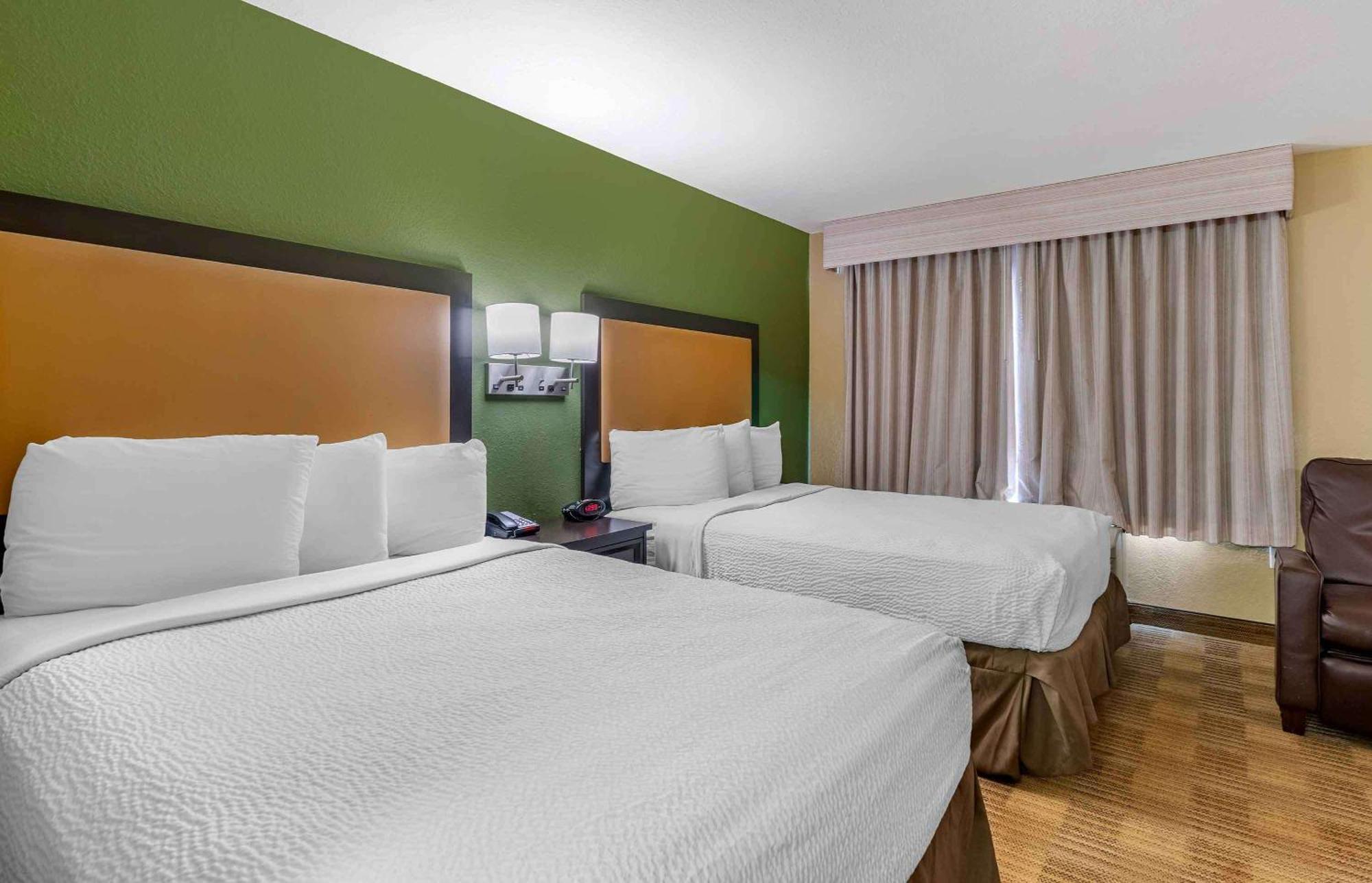 Extended Stay America Suites - Tampa - Airport - N Westshore Blvd Екстер'єр фото