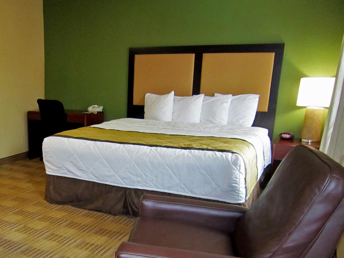 Extended Stay America Suites - Tampa - Airport - N Westshore Blvd Екстер'єр фото