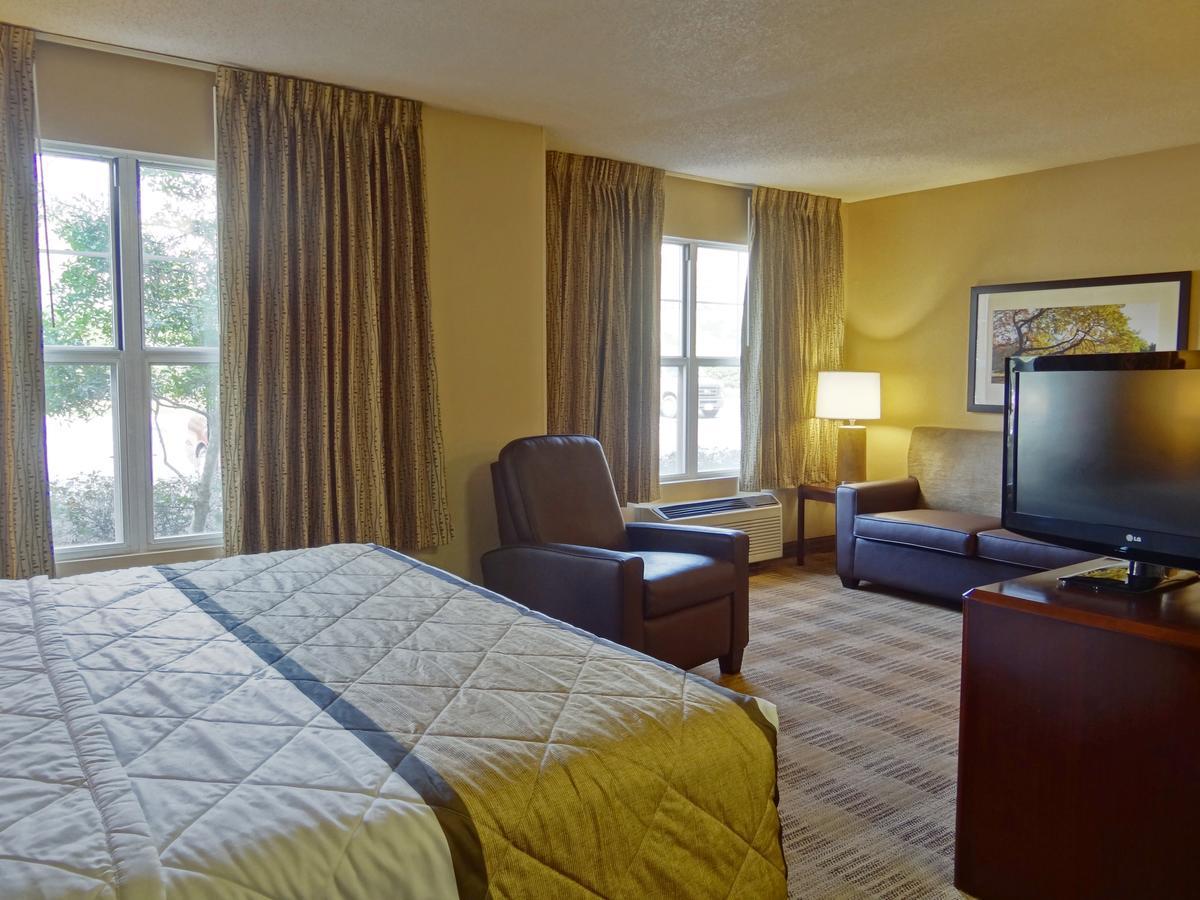 Extended Stay America Suites - Tampa - Airport - N Westshore Blvd Екстер'єр фото
