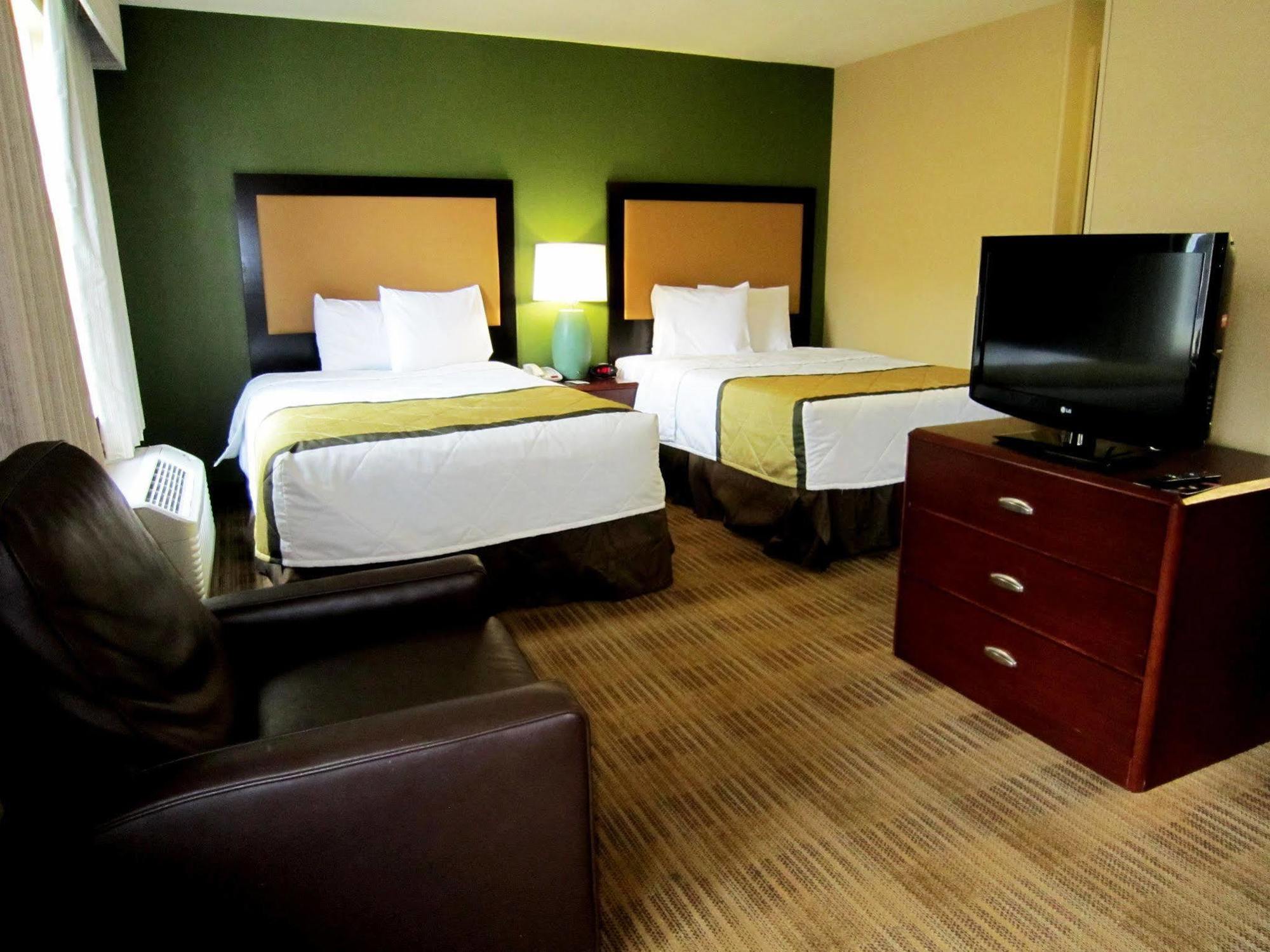 Extended Stay America Suites - Tampa - Airport - N Westshore Blvd Екстер'єр фото